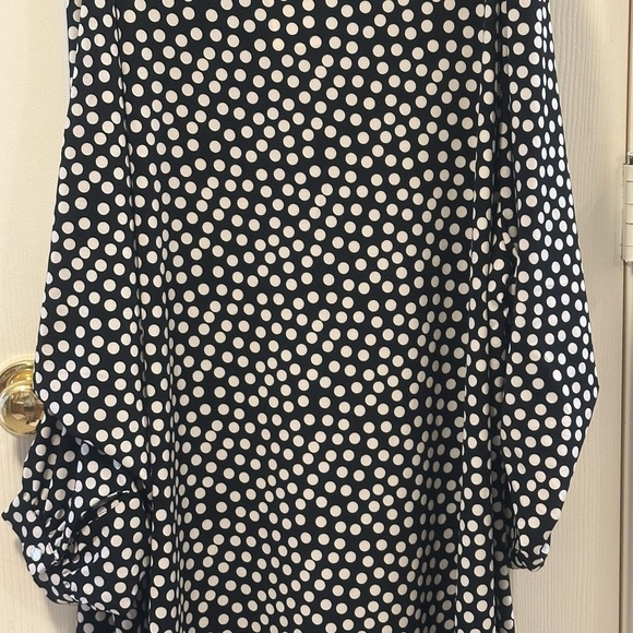 EVANS Black & White Polka Dot V Neck Blouse Size 26/28 or 4/5X Plus Size NWT - Picture 6 of 10